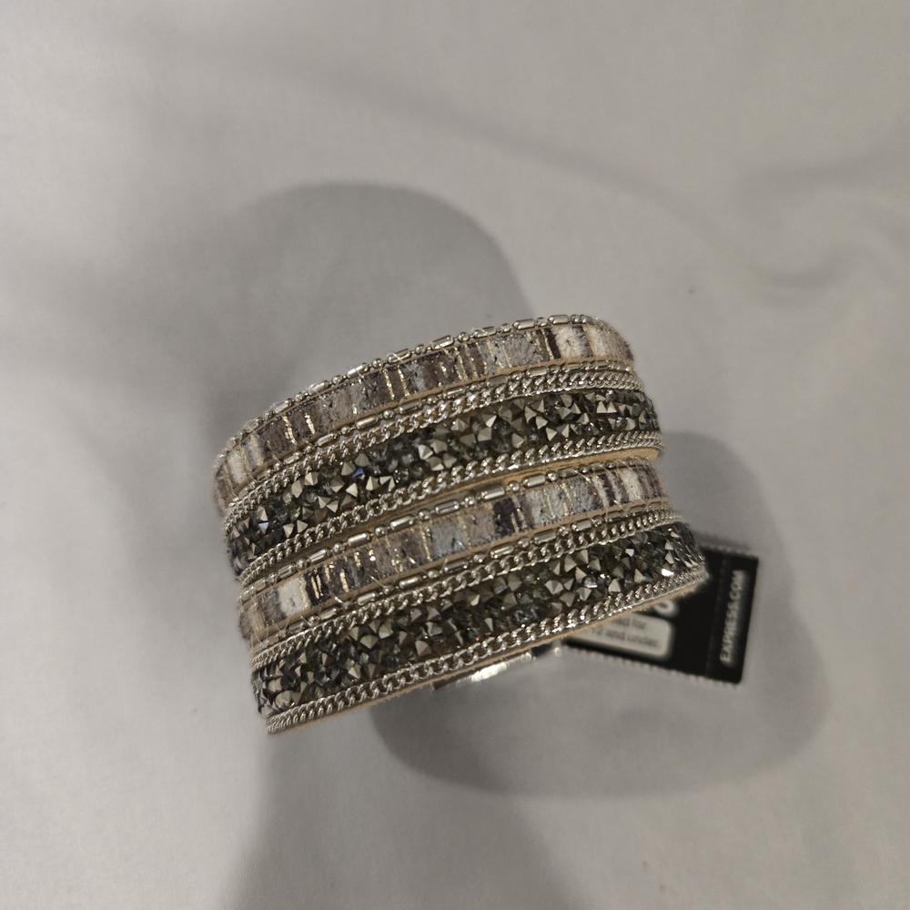 NWT Elegant Silver and Black Women's Bracelet From Express